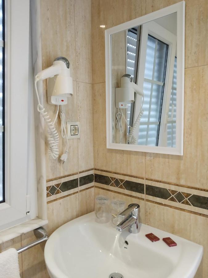 Hostal Stella Del Mare Camarinas Ngoại thất bức ảnh
